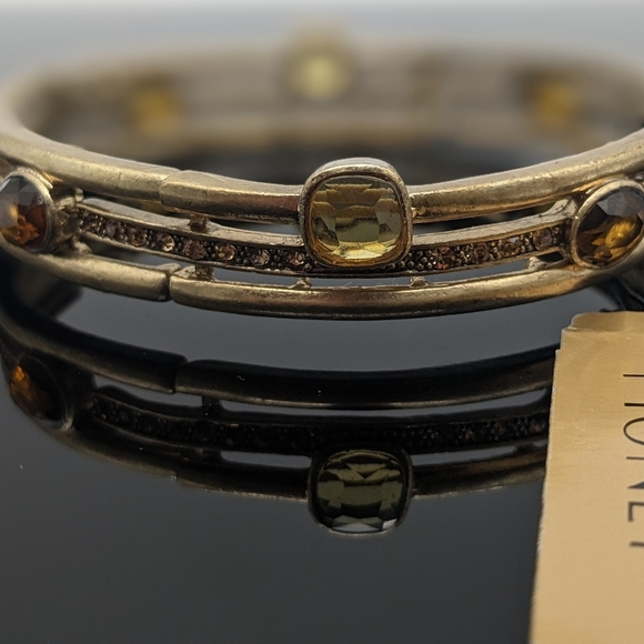 Monet vintage stretch bracelet. - Picture 4 of 10